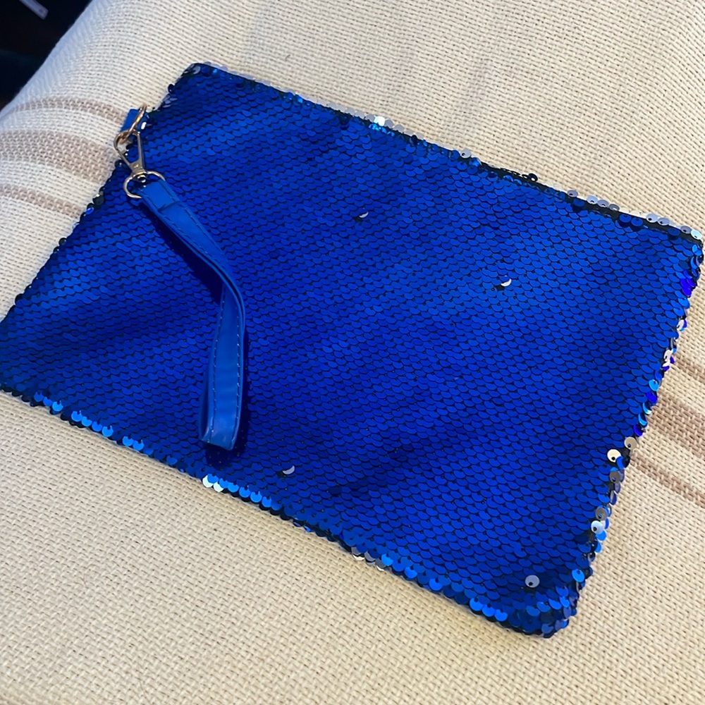 Sparkly Sequins Wristlet